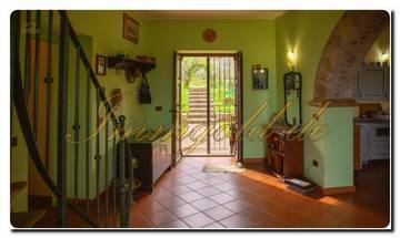 Thumbnail von North Sicily super villa on approximately 20,000 m² of land, park-like garden, view of the Aeolian Islands, olive groves, and a fantastic sea view.