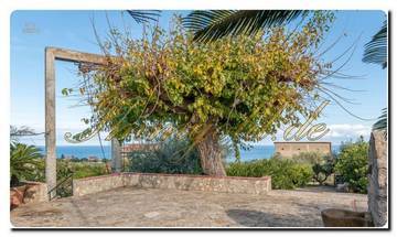 Thumbnail von Sicily noble house with a huge area, two building plots, and great sea views