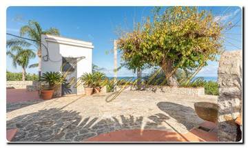 Thumbnail von Sicily noble house with a huge area, two building plots, and great sea views