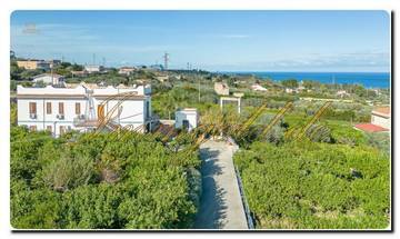 Thumbnail von Sicily noble house with a huge area, two building plots, and great sea views