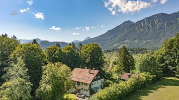 Thumbnail von Historic villa in idyllic location
