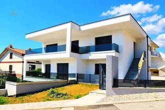 Thumbnail von Crikvenica, Kvarner: Modern new-build villa with 2 residential units