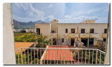 Thumbnail von North/West Sicily, beautifully renovated apartment with a huge roof terrace, four bedrooms, each with its own bathroom.