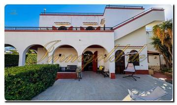 Thumbnail von Immogold Sicily impressive, large semi-detached house very close to the sea with six bedrooms, roof terrace, and Mediterranean gardens
