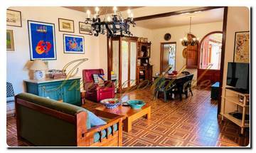 Thumbnail von Immogold Sicily impressive, large semi-detached house very close to the sea with six bedrooms, roof terrace, and Mediterranean gardens