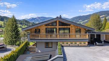 Thumbnail von Luxury penthouse with panoramic view in sunny top quiet location