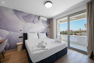Thumbnail von Fully furnished semi-detached house with a pool, sea view, and high-quality furnishings – Privlaka