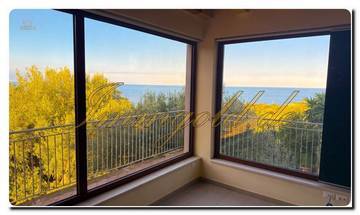 Thumbnail von Immogold spacious, unmistakable villa in an excellent location with great sea view and four bedrooms located on the Ionian coast between Catania and Syracuse