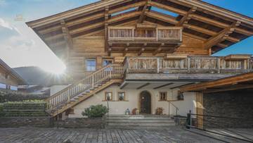 Thumbnail von Villa of the superlatives in central location
