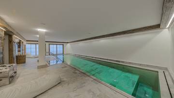 Thumbnail von Villa of the superlatives in central location