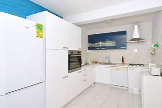 Thumbnail von House on a quiet island near Trogir by the sea