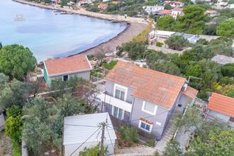 Thumbnail von House on a quiet island near Trogir by the sea