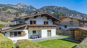 Wohnhaus mit 2 Einheiten & Freizeitwohnsitz