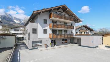 Thumbnail von Spacious commercial space in the heart of the village center