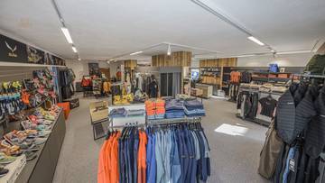 Thumbnail von Spacious commercial space in the heart of the village center