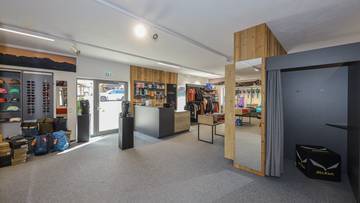 Thumbnail von Spacious commercial space in the heart of the village center