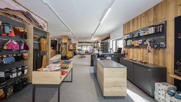 Thumbnail von Spacious commercial space in the heart of the village center