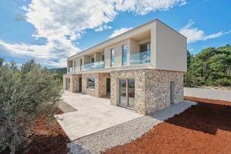 Thumbnail von Modern villa with pool near the sea