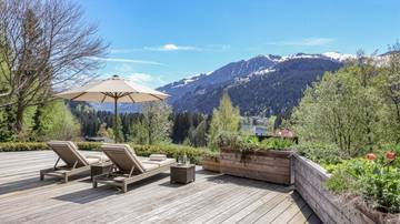 Thumbnail von Unique property in prime location with a view of the Schwarzsee