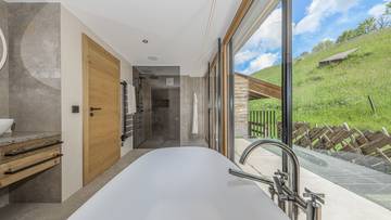 Thumbnail von Historic estate in new shine in unique prime location