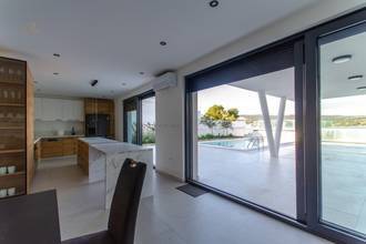 Thumbnail von Modern villa with pool in the first row to the sea, island of Solta