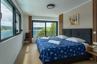 Thumbnail von Modern villa with pool in the first row to the sea, island of Solta