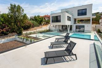 Thumbnail von Modern villa with pool in the first row to the sea, island of Solta