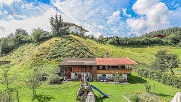 Thumbnail von Historic farmhouse with a recreational residence