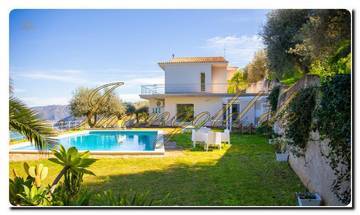 Chic, elegant, impressive villa with a pool and great panoramic view in Capo d’Orlando is looking for a new owner.