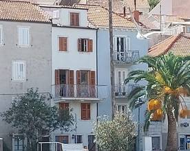 Thumbnail von Renovated townhouse in the city center directly by the sea