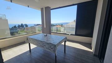 Thumbnail von Modern penthouse with roof terrace and panoramic sea view