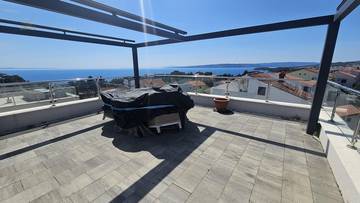 Thumbnail von Modern penthouse with roof terrace and panoramic sea view
