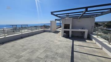 Thumbnail von Modern penthouse with roof terrace and panoramic sea view