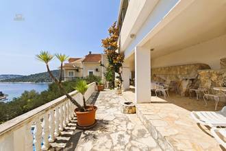 Thumbnail von Villa with swimming pool, sea view, and olive grove, Rogoznica region