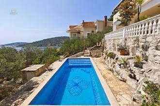 Thumbnail von Villa with swimming pool, sea view, and olive grove, Rogoznica region