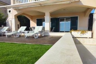 Thumbnail von Villa with three residential units directly by the sea