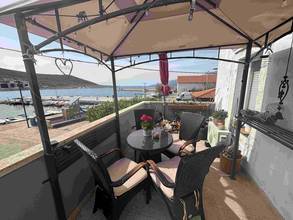 Thumbnail von Charming apartment directly by the sea