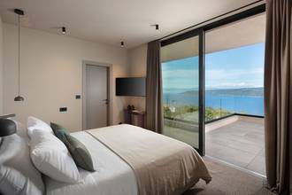 Thumbnail von Modern luxury villa with swimming pool and panoramic sea view