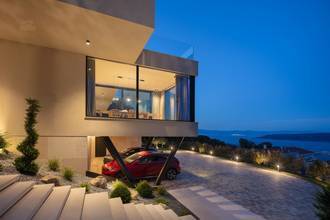 Thumbnail von Modern luxury villa with swimming pool and panoramic sea view
