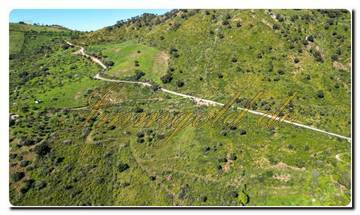 Thumbnail von Immogold North Sicily, a south-facing area of approximately 27,000 m², including a permit for the construction of a luxury campsite near Cefalù, in the Madonie Nature Park.