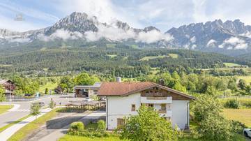 Thumbnail von Apartment building with Kaiser view directly at the golf course