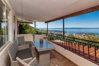 Thumbnail von House with pool and sea view
