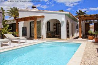 ***Rustikale Villa in Moraira mit Pool und Meerblick ***