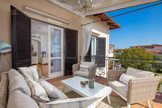Thumbnail von Mediterranean villa with pool directly by the sea