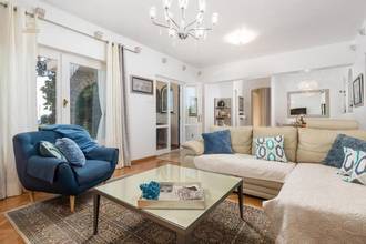Thumbnail von Mediterranean villa with pool directly by the sea