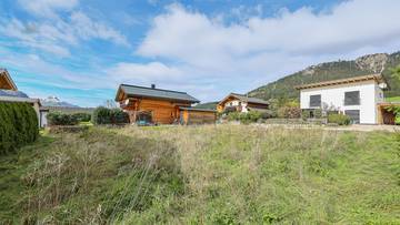 Thumbnail von Property with building permit for a duplex or multi-family house