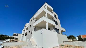 Thumbnail von Modern new-build apartment with sea view