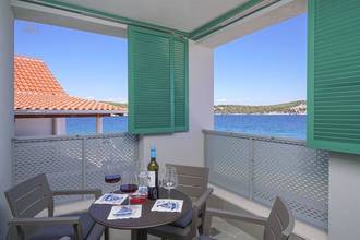 Thumbnail von House directly on the sea on an idyllic island near Sibenik