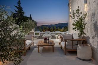 Thumbnail von Mediterranean stone villa with swimming pool and sea view