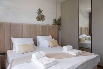 Thumbnail von Modern villa with pool in the first row to the sea